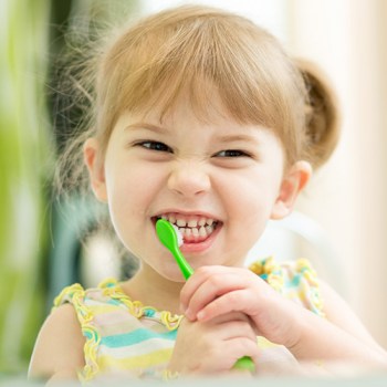 mamas-y-bebes-higiene-bucal-infantil